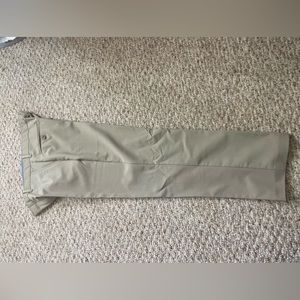 Izod khaki pants